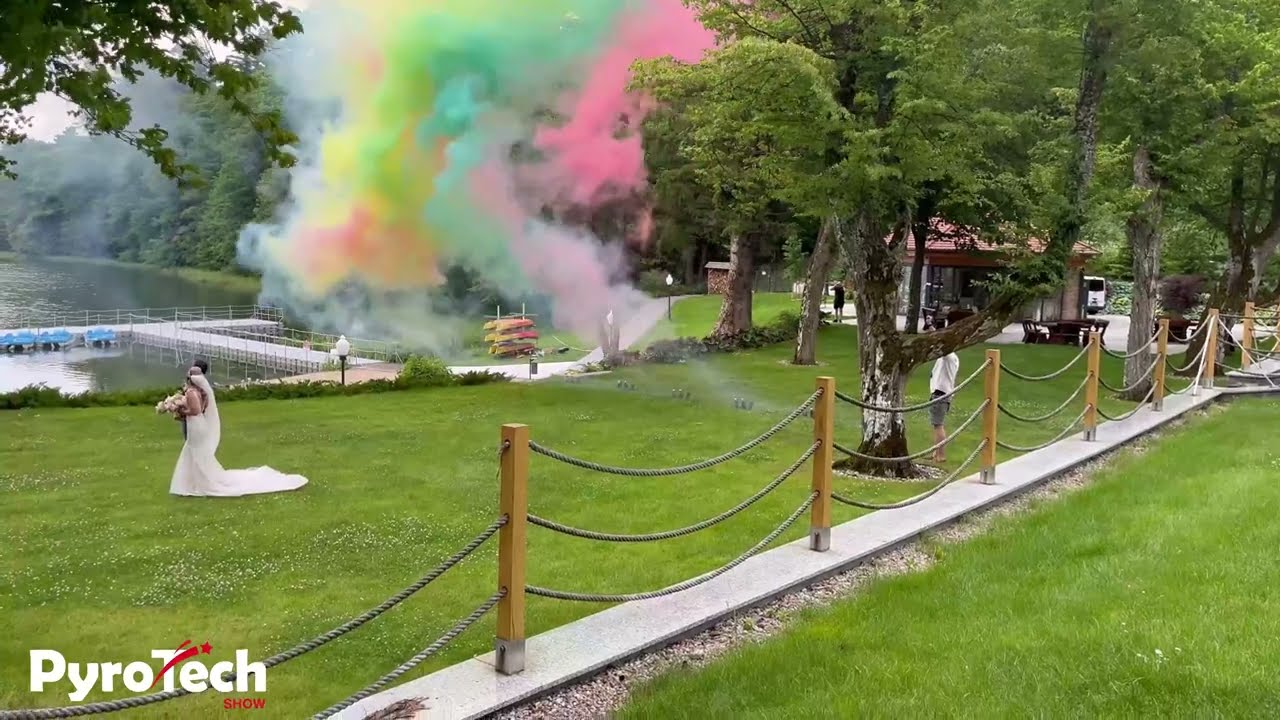 Kolorowe dymne wystrzały podczas wesela - PyroTech Color Sky Shot